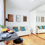Bnbnook - Cozy Studio By Latin Quarter