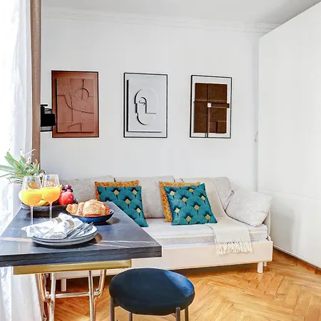 Bnbnook - Cozy By Latin Quarter