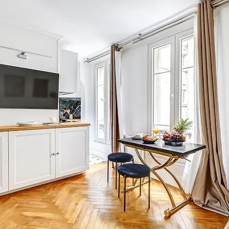Bnbnook - Cozy By Latin Quarter Appartamento